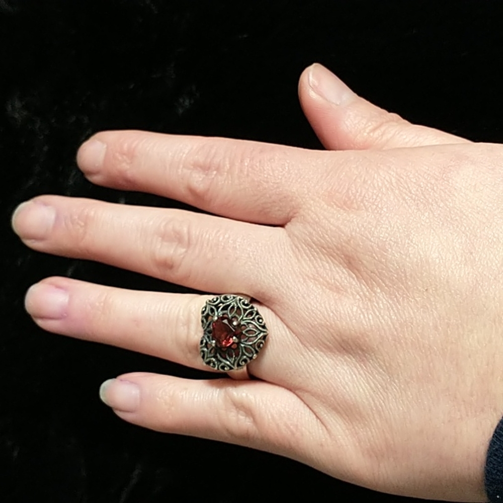 Heart ring 💗 - Picture 4 of 5